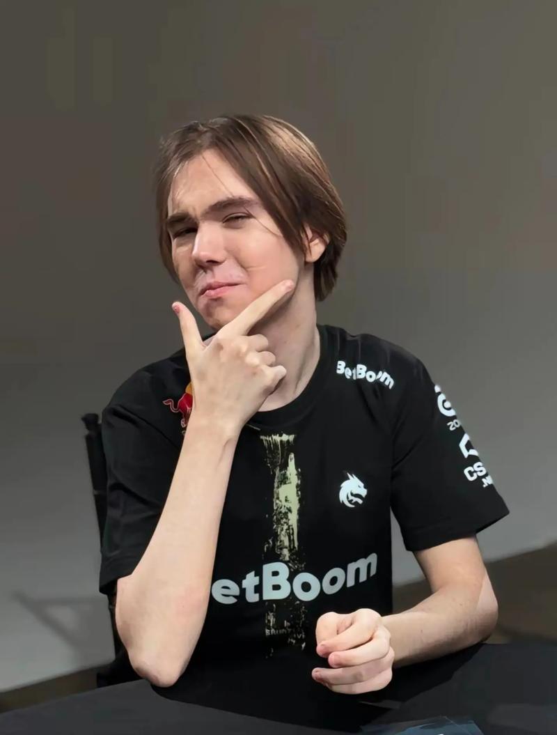 jL解释了不活跃的原因：“我知道我不再快乐地玩游戏了”